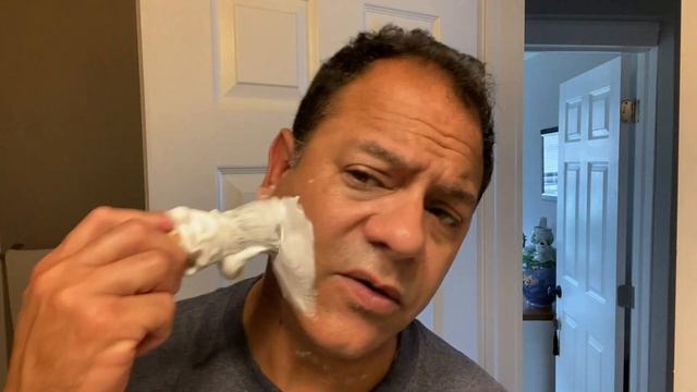 Gillette Fusion Proglide vs. the SHAVELOGIC S5 Razor — average guy tested #APPROVED #ShaveWars смотреть онлайн
