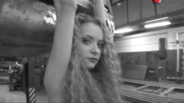 Всем нормальным мужикам смотреть этот ролик с автомобилем и БЛИЗНЯШКАМИ! смотреть онлайн