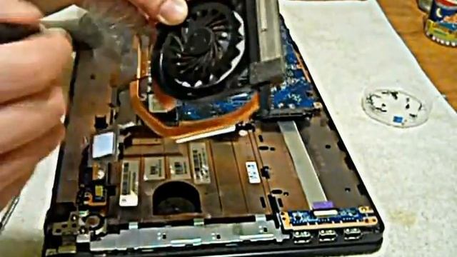 Как разобрать ноутбук Sony Vaio VPC-EH1E1R (disassemble Sony Vaio VPC-EH1E1R)