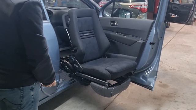 Embase pivotante et sortante Turny evo avec siège RECARO specialist + chassis CARONY 16 pouces. смотреть онлайн