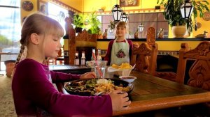 Английский для всех: "Going to the restaurant" "Fiesta/Party time" Emily's English