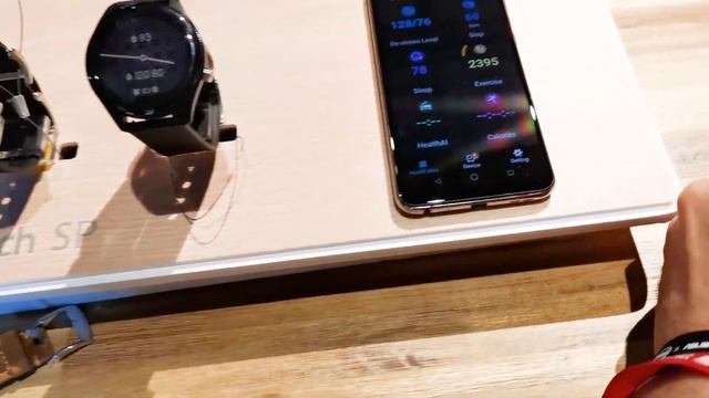 ASUS VivoWatch SP, ceas ce măsoară tensiunea, pulsul, are și EKG смотреть онлайн