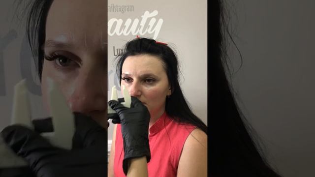 Моделирование бровей.
