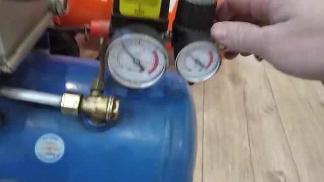 Компрессоp LRM 50 - 356CV тест и сравнение с 24-х литровым компрессором. Красим мотоцикл смотреть онлайн