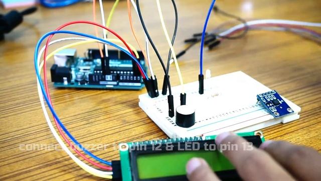 Simple Arduino Earthquake Detector with GY-61 ADXL335 3-Axis Analog Accelerometer смотреть онлайн