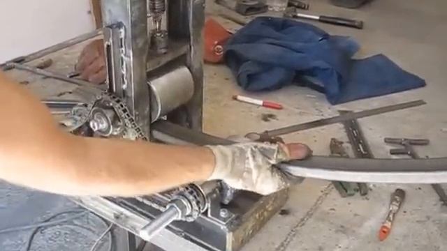 Трубогиб своими руками.Вальцы.Валы из трубы. pipe Bender from a parts car смотреть онлайн