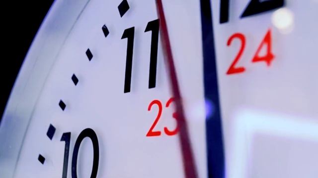 КАК ПОШИТЬ ДОМАШНИЕ УГГИ ИЗ СТАРОГО СВИТЕРА. DIY: ШЬЕМ ДОМАШНИЕ ТАПОЧКИ ЗА ЧАС. смотреть онлайн