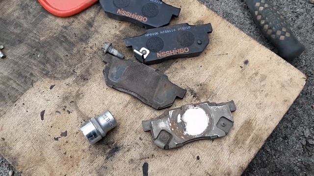 Замена передних колодок Honda Fit (Хонда фит) GD1