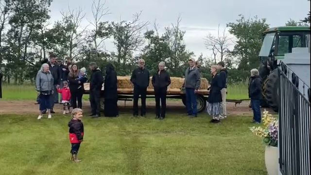 Ken Phillips Graveside Service смотреть онлайн