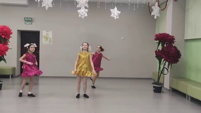 танцевальный коллектив"Стихия" танец "Улыбка" смотреть онлайн