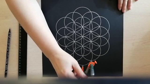 Как начертить  Цветок жизни