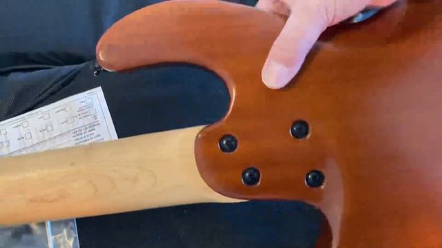 Unboxing Bajo Godin Freeway 5 Activo