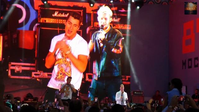 ЖЕСТЬ)) Воробьёв отобрал телефон у зрителя. Алексей Воробьёв — Сумасшедшая | День города Москва 871 смотреть онлайн