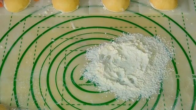 Самый БЫСТРЫЙ Рецепт Пончиков!НАИВКУСНЕЙШИЕ ПОНЧИКИ С НАЧИНКОЙ! смотреть онлайн