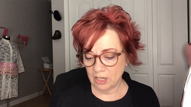 Avoid Lipstick Bleed! смотреть онлайн