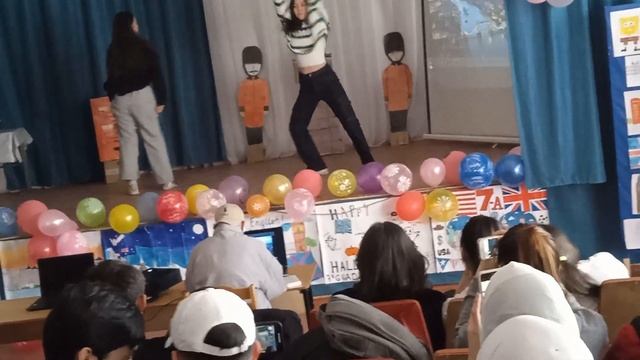 танец 8 марта смотреть онлайн