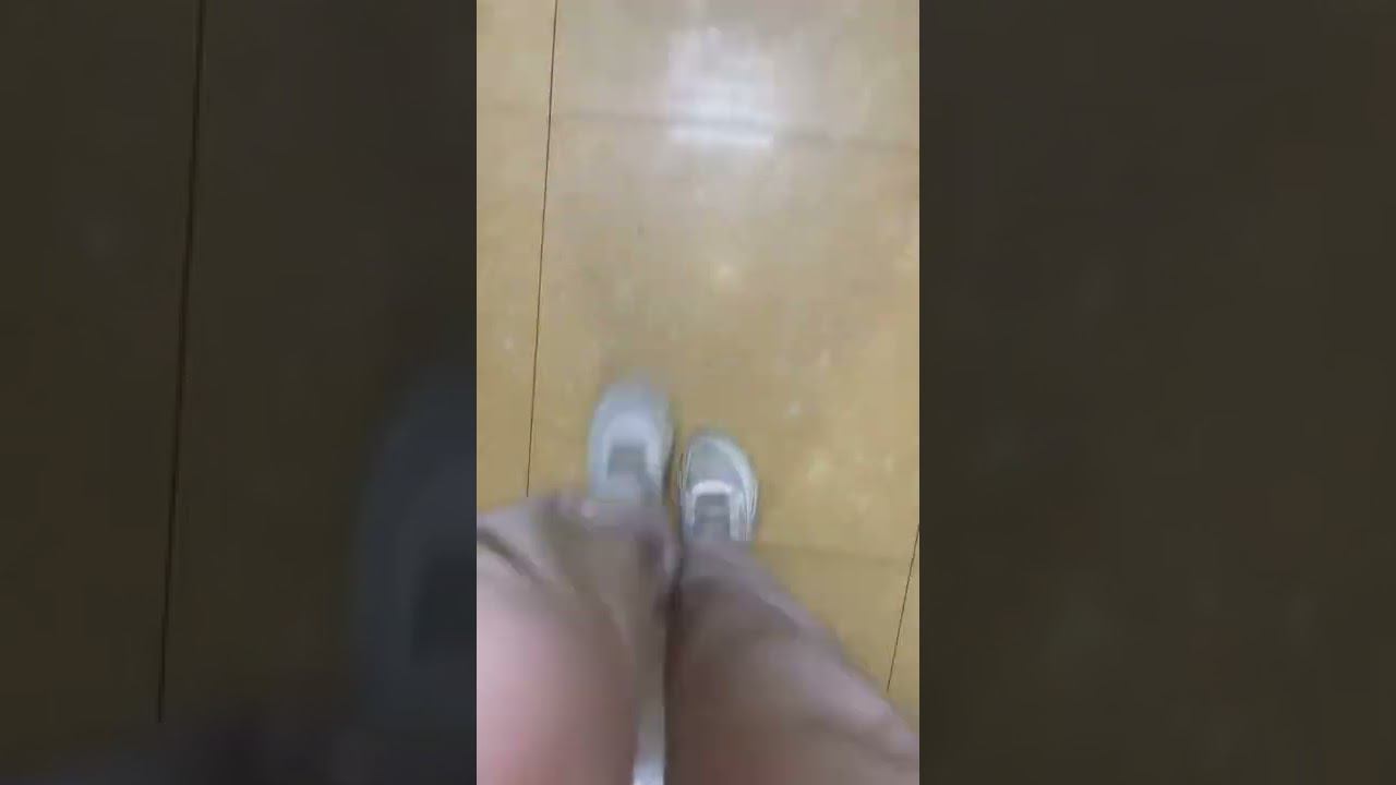 ЛАЙФХАК КАК ПРАВИЛЬНО КУШАТЬ КИВИ  #shorts