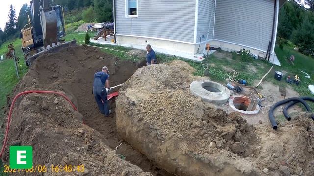 Монтаж рассеивающего колодца и водоразборной колонки для бани смотреть онлайн