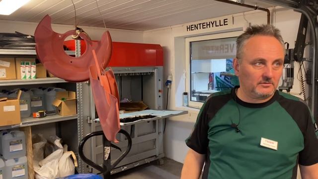 Lakkering av spindel, hjullagerhus og bremsedeler - Corolla E11 смотреть онлайн
