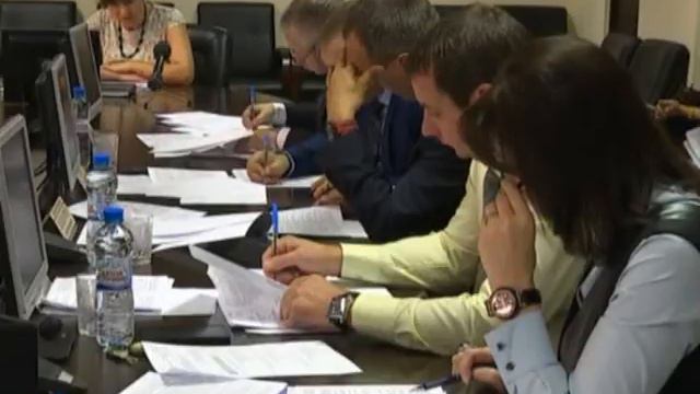 Два заседания, восемь вопросов смотреть онлайн