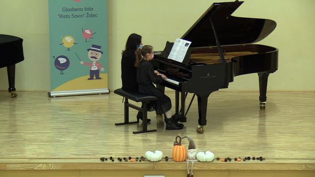 Koncert iz šole: Ava Kores, klavir 1.r, prir. Nemška: Mali zajček - prir. I. Pucihar. смотреть онлайн