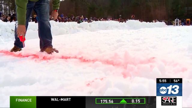 Great Sapphire Valley Outhouse Races feature hilariously-themed entries смотреть онлайн