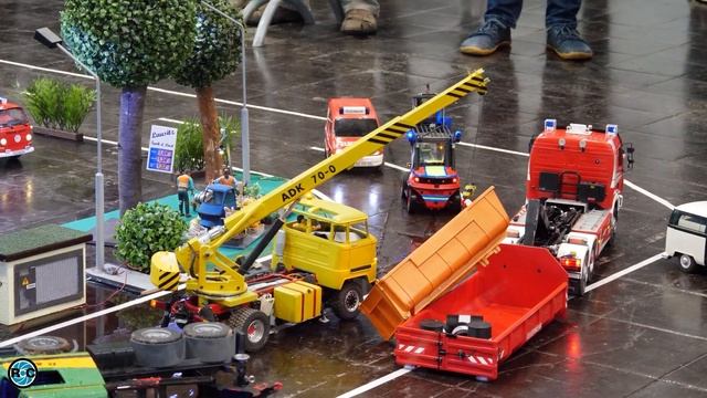 RC Crane Truck Tipping Over Caught on Camera! "Modell Hobby Spiel" Leipzig 2023 смотреть онлайн