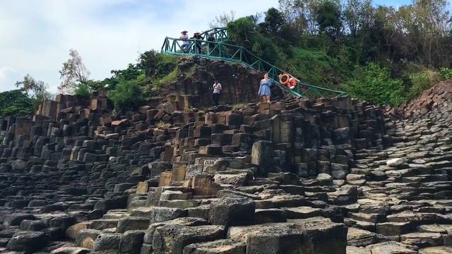 Giant's Causeway in Vietnam! | Вьетнамская "Тропа Гигантов»! смотреть онлайн