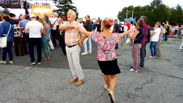 Марина Вова и  хор Турецкого  20190721