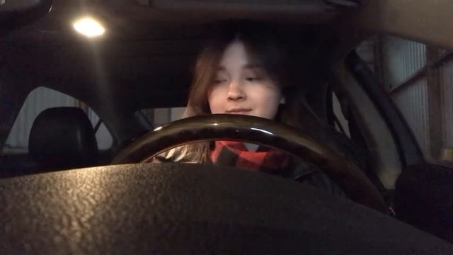 первая тренировка езды на машине :) смотреть онлайн