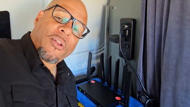 On the Road with #ConnecTenInternet: The Digital Nomad's Connection Solution смотреть онлайн