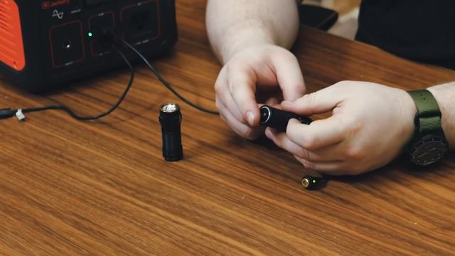 7 Best Fenix Flashlights For Everyday Carry (EDC)