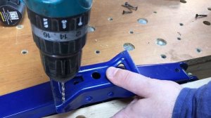 Лифт для фрезера из домкрата.