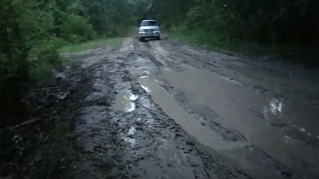 Небольшой Off - Road на Mitsubishi Montero Sport .