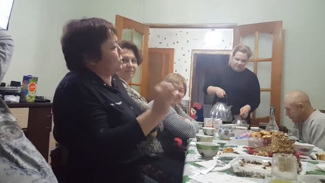 Анекдотики))) Весёлая семья))) класс! Детям до 18 нельзя... смотреть онлайн