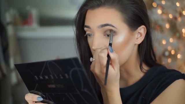 Holiday Makeup Look | Etienne Ortega Eyeshadow Palette | Toria Serviss смотреть онлайн