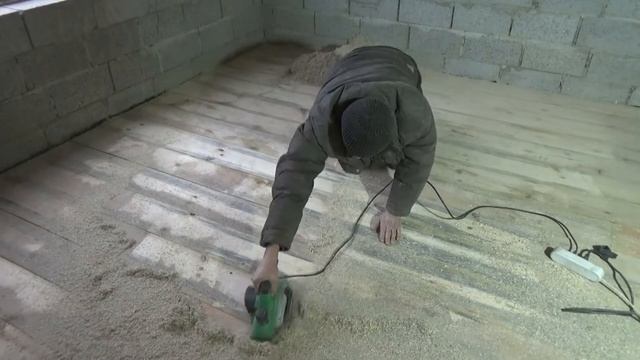 Выравниваю черновой деревянный пол под фанеру. смотреть онлайн