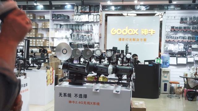 РЫНОК ФОТОТЕХНИКИ И ЭЛЕКТРОНИКИ В ГУАНЧЖОУ. КУПИЛ CANON 5D MARK IV. смотреть онлайн