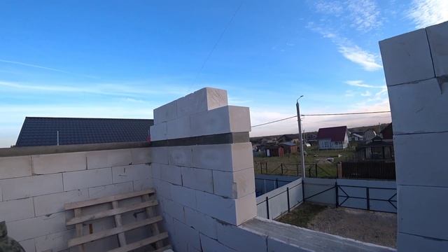 Фронтоны двухскатной крыши / Фронтон крыши / Фронтон своими руками / Фронтон из газобетона / Крыша смотреть онлайн