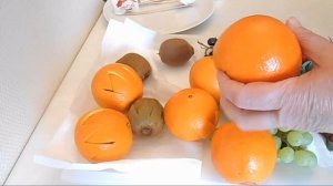 Подарочная корзина из фруктов,ягод и конфет.Фруктовая корзинка своими руками.Просто и быстро.