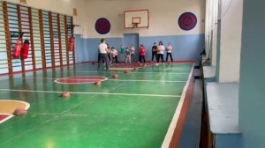 Баскетбол. Обучение  технике ведение мяча. 5 "Б" класс.