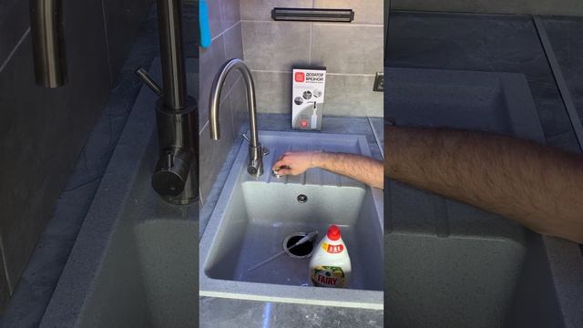 Монтаж дозатора врезного для жидкого мыла в каменную столешницу на кухне. Дозатор из Леруа за 600 смотреть онлайн