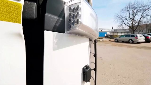 Легкий промтоварный фургон на шасси VOLVO FH240 смотреть онлайн