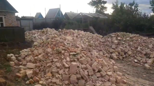 Выгружаем пятую машину! 100 кубов бута на участке! Оренбург, СНТ "Сокол", тел: 89877920000. смотреть онлайн