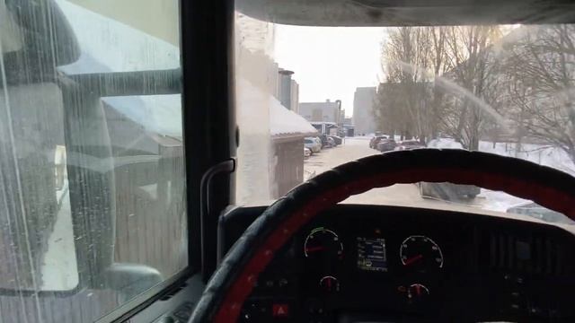 Курьер на фуре, доставки по городу! Как весело работать на фуре зимой смотреть онлайн