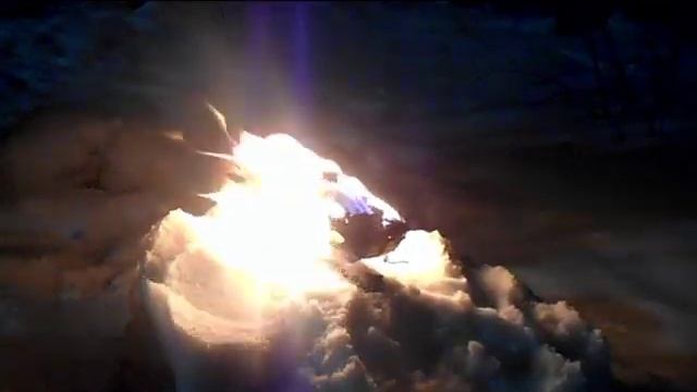 Красиво горит танк из спичек. смотреть онлайн