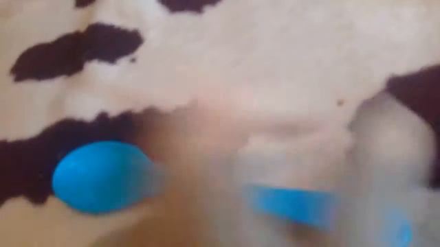 Кормлю кролика брелка😙😙😙😙