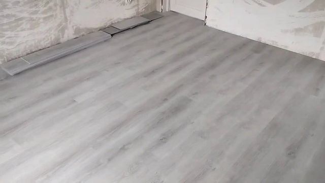Укладка кварцвинила на подложку сплошным ковром по всей квартире! смотреть онлайн