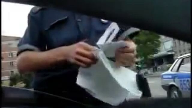 ИДПС выписывает штраф не измеряя тонировку смотреть онлайн