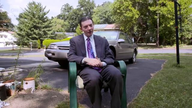 Meet one of YouTube's top fast food reviewers смотреть онлайн